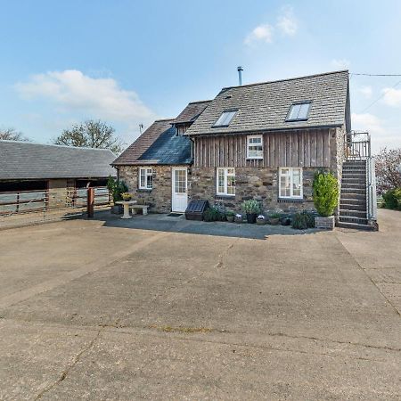 Vila Halfen Granary Pont-Robert Exteriér fotografie