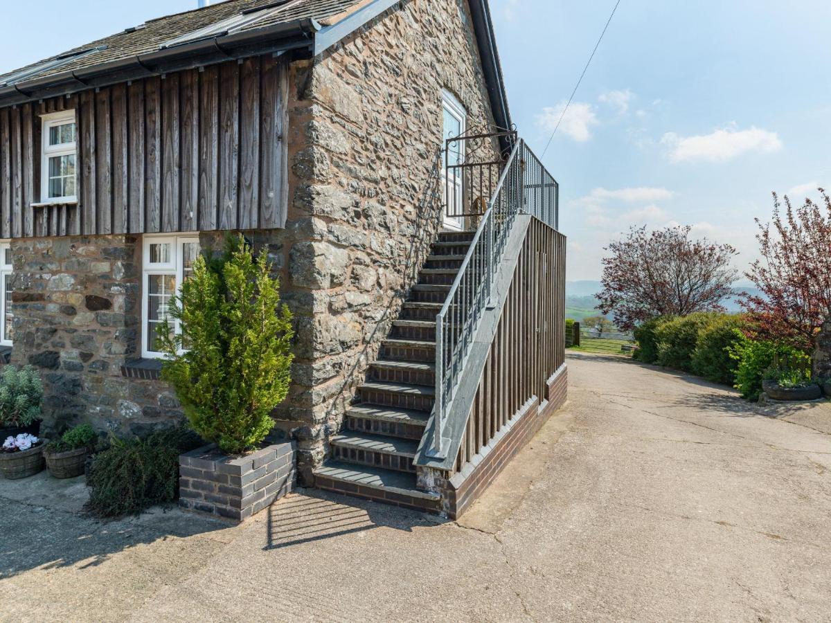 Vila Halfen Granary Pont-Robert Exteriér fotografie